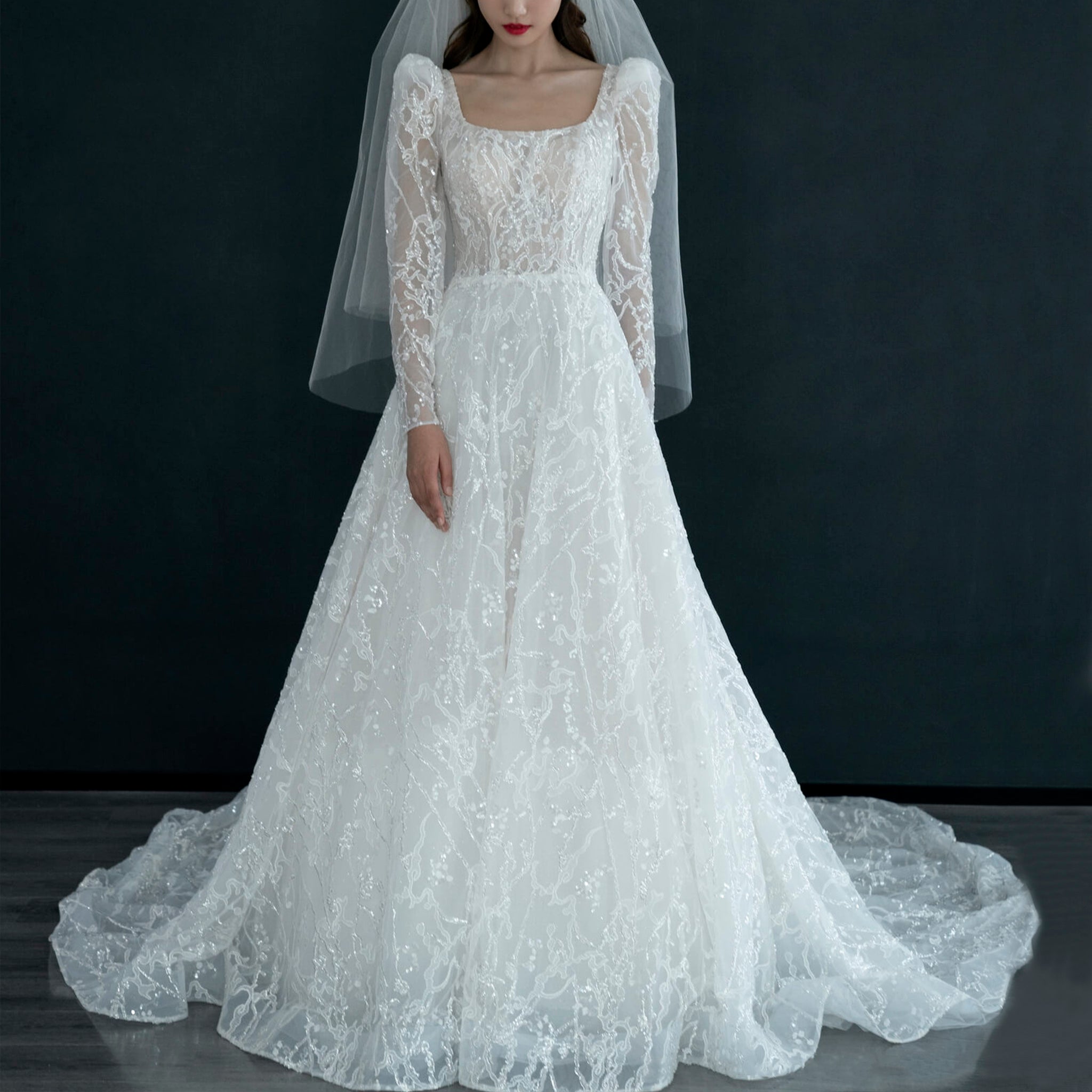 Robe De Mariée Dentelle Manches Longues Beyonddress - Col En V, Appliqués, Style Sirène Ou A-line