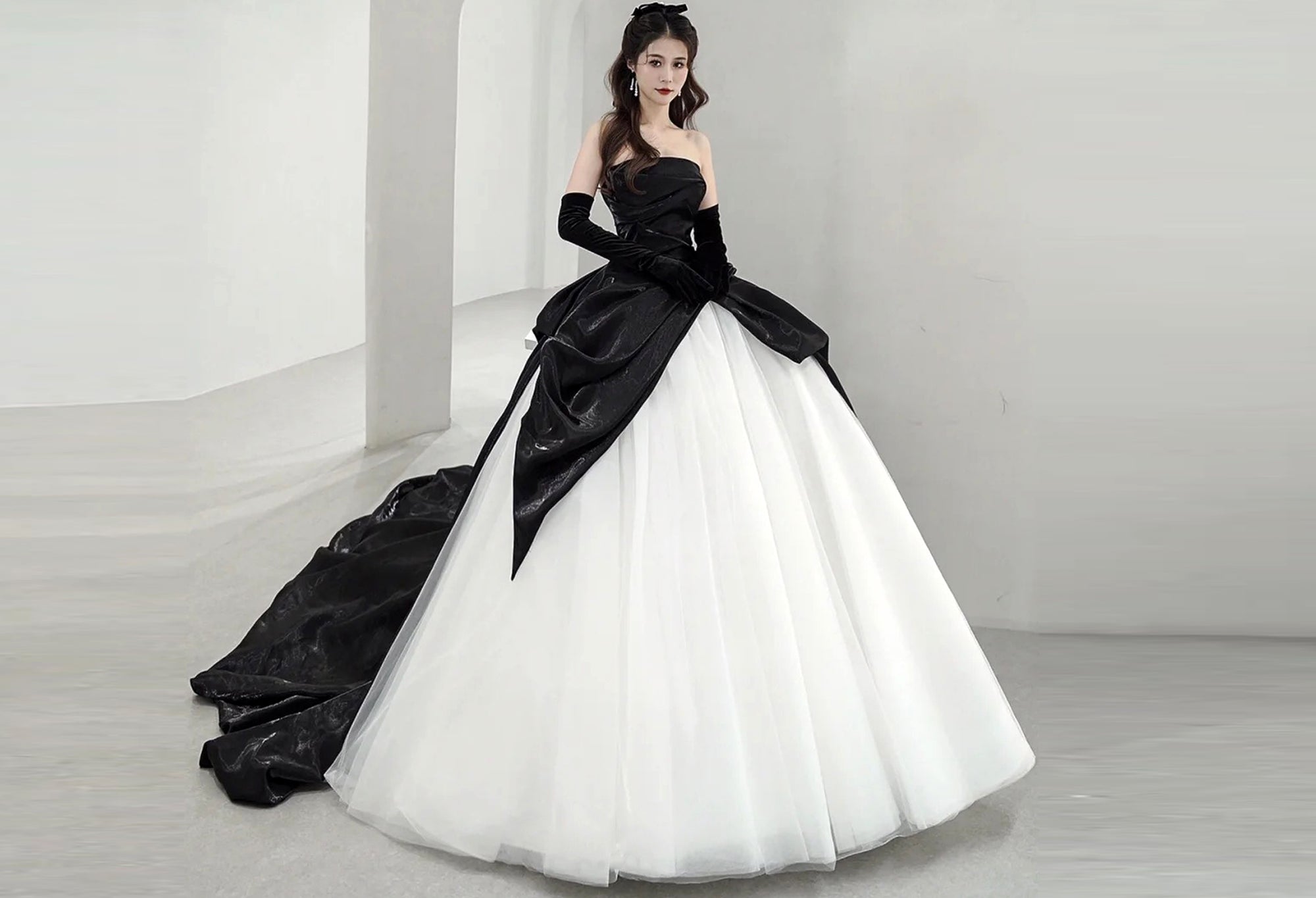 Robe De Mariée En Noir Et Blanc