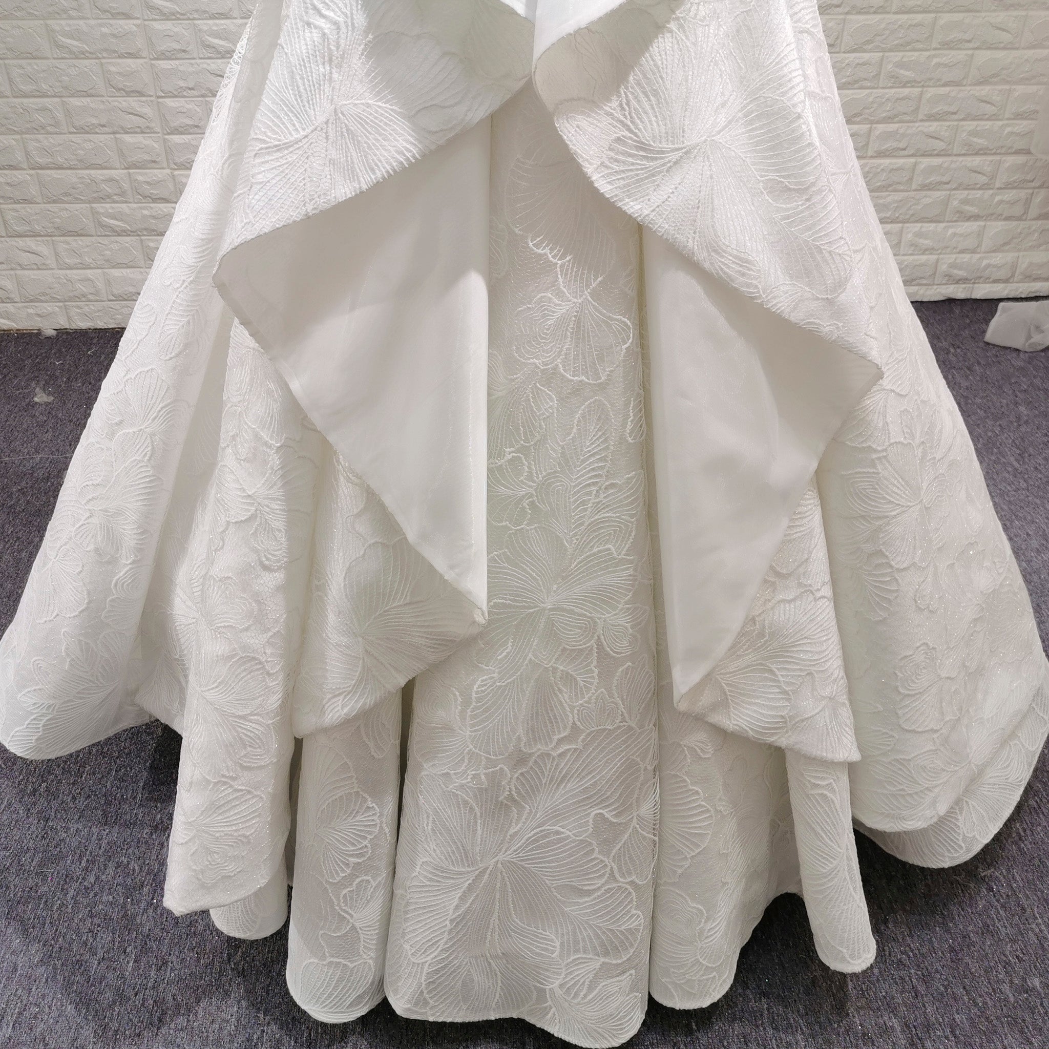 1920s Vintage Unique Design Ruffle Skirt Long Sleeve Wedding Dress with Suit Collar - Rosymae