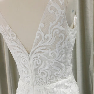V-neck Lace Open-Back A-Line Wedding Dress with Scalloped Hem