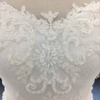 Classic A-line Tulle Lace Appliqued Wedding Dress with Capped Sleeve