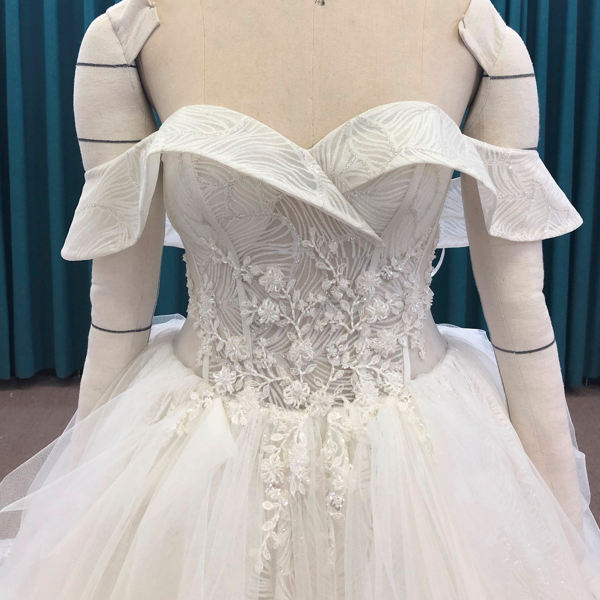 Princess Luxury Big Train Ball Gown Wedding Dress with Off Shoulder Champagne / 26W Princess Luxury Big Train Ball Gown Wedding Dress with Off Shoulder Champagne / 26W