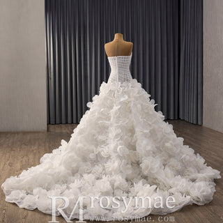 Sweetheart Wedding Gown with Cascading Ruffles and Detachable Sleeves