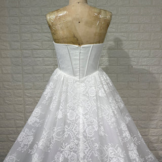 Elegant Bateau Neckline Plus size Floral Lace Wedding Dress