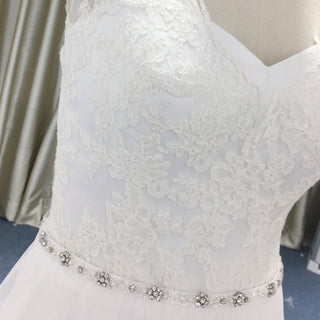 Vintage A-lkine Wedding Dress with Lace Bodice and Tulle Skirt for Brides