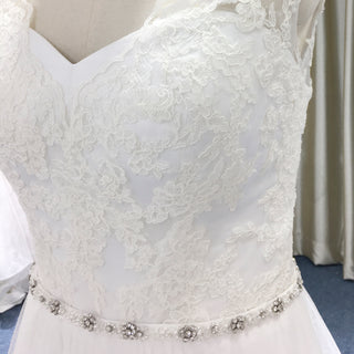 Vintage A-lkine Wedding Dress with Lace Bodice and Tulle Skirt for Brides