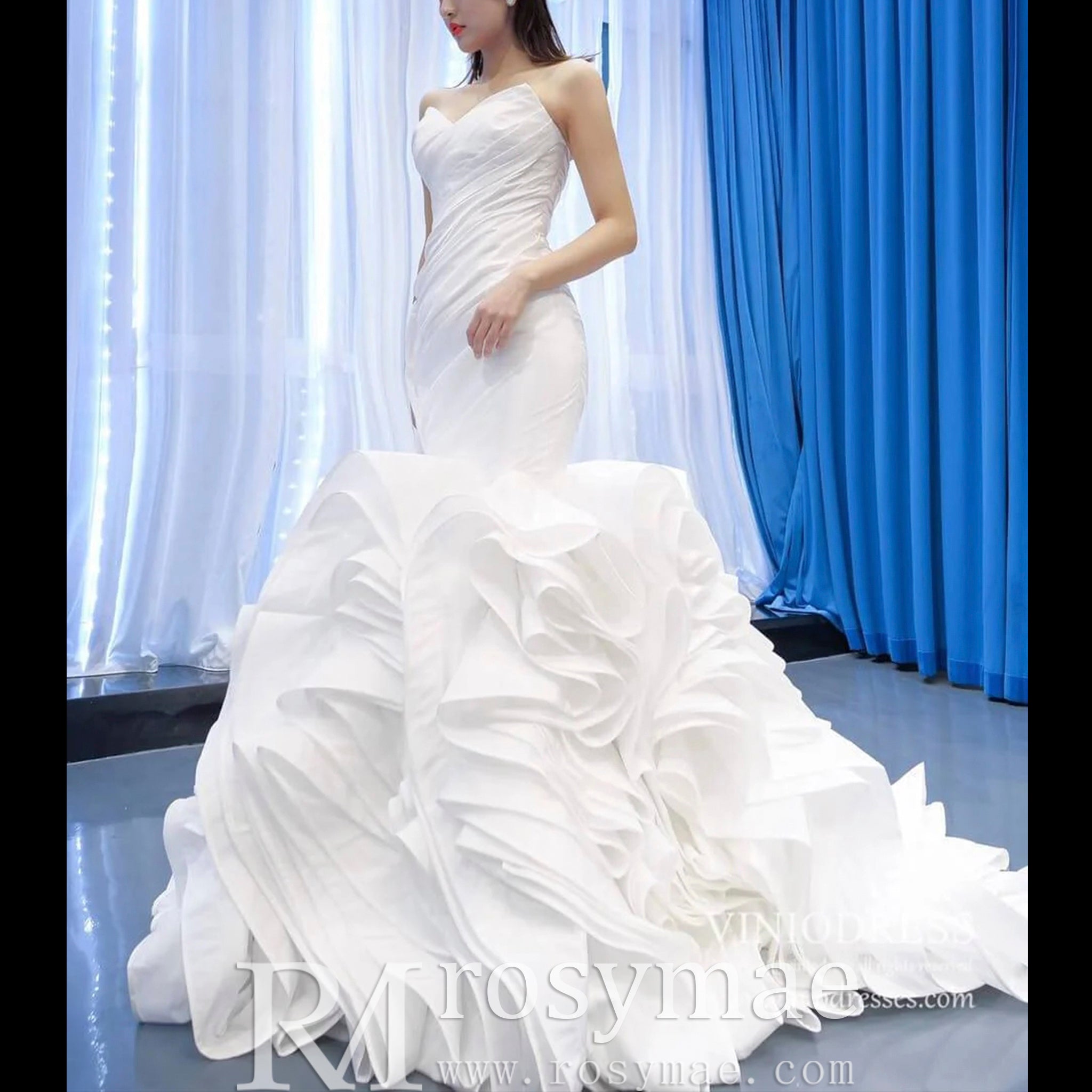 Ruched mermaid wedding dress 60 photos - Astyledwedding.com Ruched mermaid wedding dress 60 photos - Astyledwedding.com
