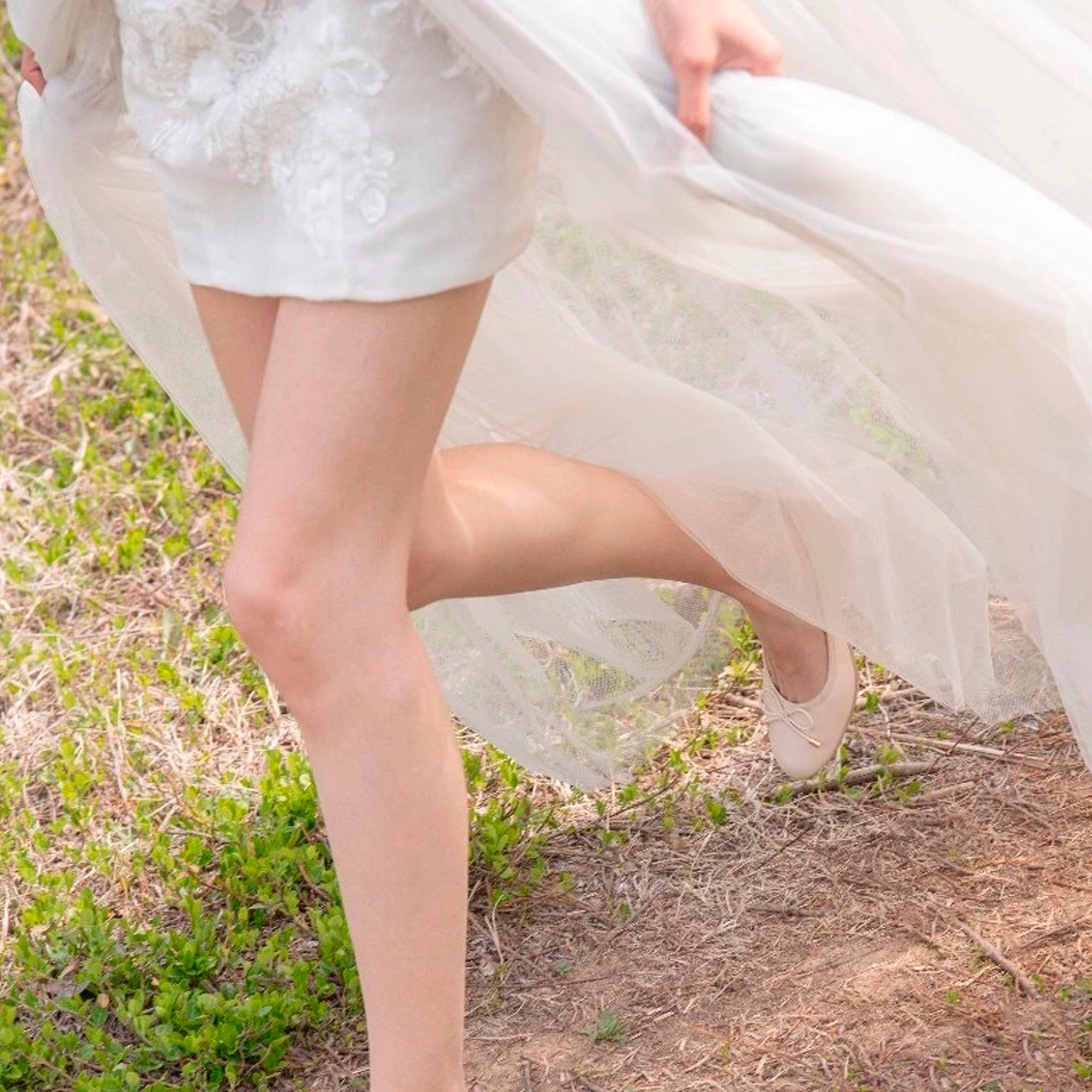 Elegant A-line Fitted Short Wedding Dresses with Detachable Overskirt Ivory / 22W Elegant A-line Fitted Short Wedding Dresses with Detachable Overskirt Ivory / 22W