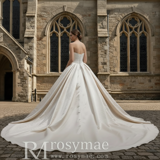 Ethereal-Ruffle-Neckline-Bride-Wedding-Dresses-for-the-Romantic-Bride