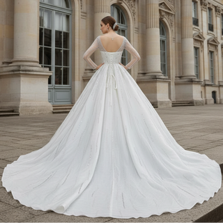 Long Sleeves Luxury Ballgown Wedding Dress with Sparkle Beaded