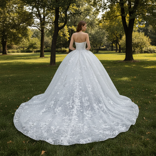 High-end Ball Gown Luxury Sparkly Wedding Dresses with Pearls