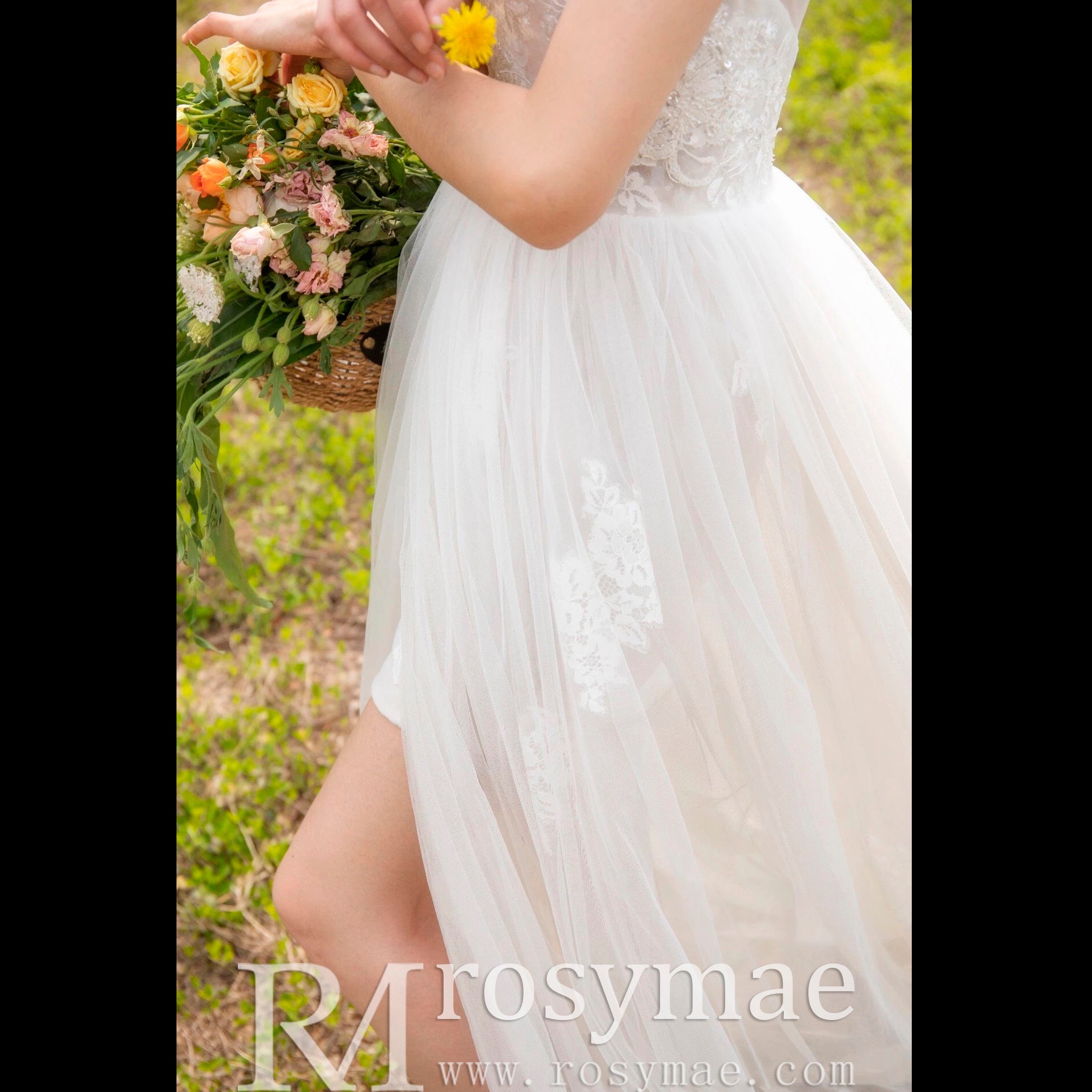 Elegant A-line Fitted Short Wedding Dresses with Detachable Overskirt Ivory / 22W Elegant A-line Fitted Short Wedding Dresses with Detachable Overskirt Ivory / 22W