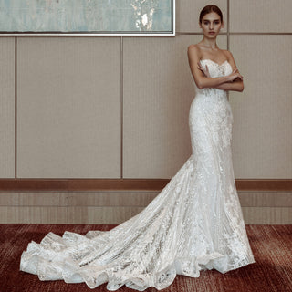 Strapless Lace Mermaid Wedding Dress with Sweetheart Neckline