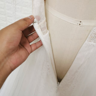 Trend Vintage-Inspired Lace Wedding Dress with Keyhole