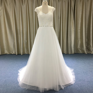 Vintage A-lkine Wedding Dress with Lace Bodice and Tulle Skirt for Brides