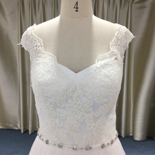 Vintage A-lkine Wedding Dress with Lace Bodice and Tulle Skirt for Brides