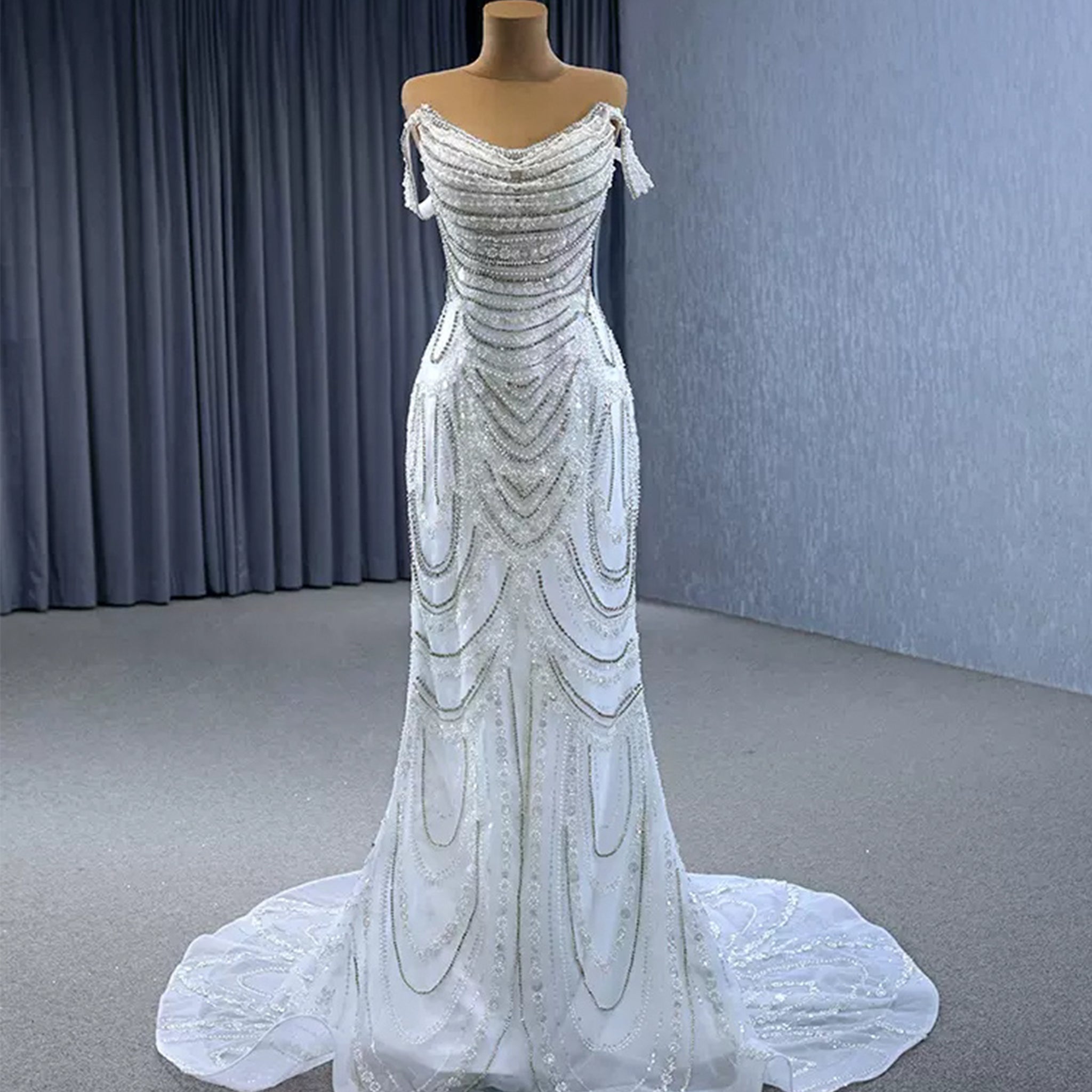 Vestido de novia de novia con cuentas de perlas y hombros descubiertos, sirena blanca