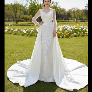 Robe de mariée fourreau en satin à manches longues avec jupe amovible