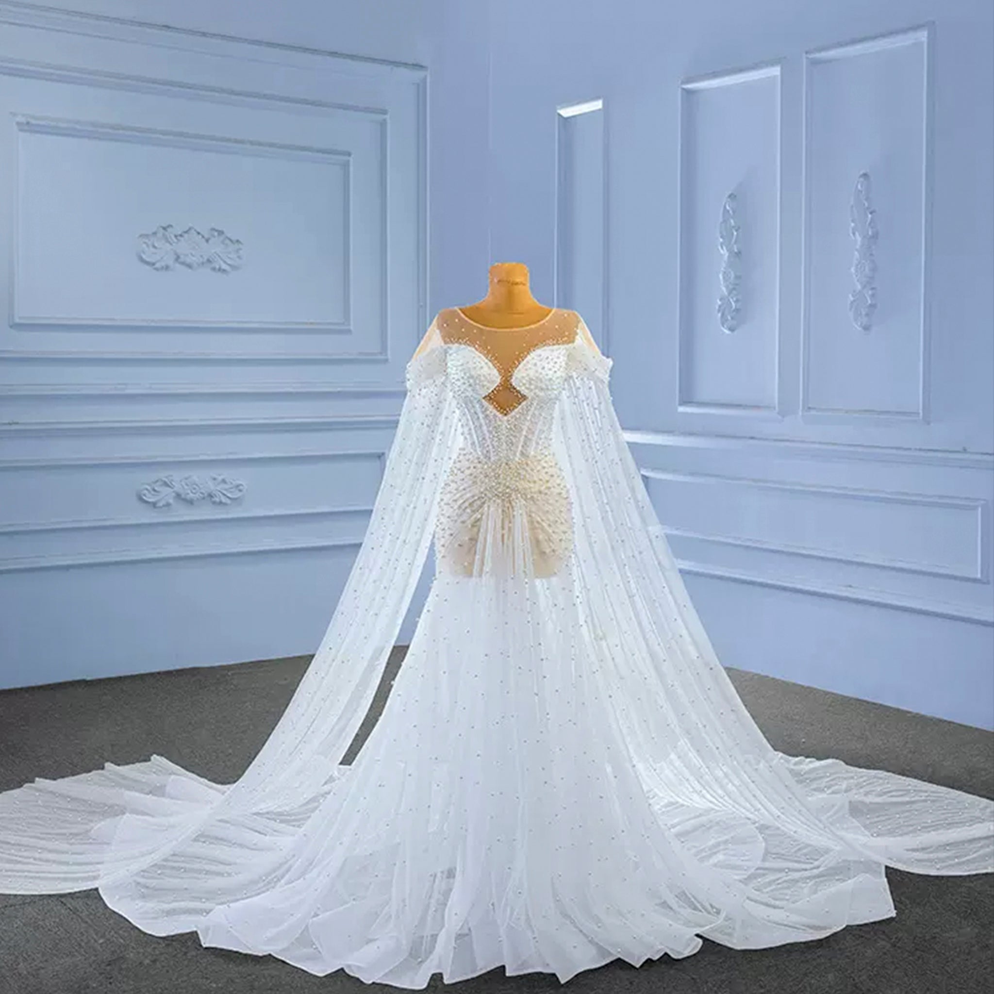 Vestido de novia ligero de verano con perlas y capa