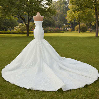 Luxury Strapless Bridal Gown Trumpet Wedding Dress with 3D Flower