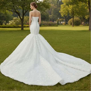 Luxury Strapless Bridal Gown Trumpet Wedding Dress with 3D Flower
