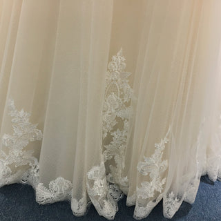 Elegant Keyhole Back Floral Lace Appliqued Wedding Dress