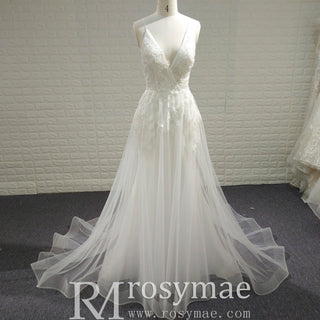 Robe de mariée trapèze simple en tulle et dentelle, dos nu, décolleté en V profond