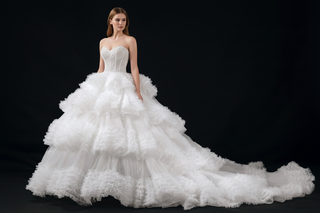 Robe de mariée de luxe avec corsage transparent et décolleté en cœur