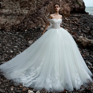 Tulle Beach Wedding Dresses with Off Shoulder Sleeves
