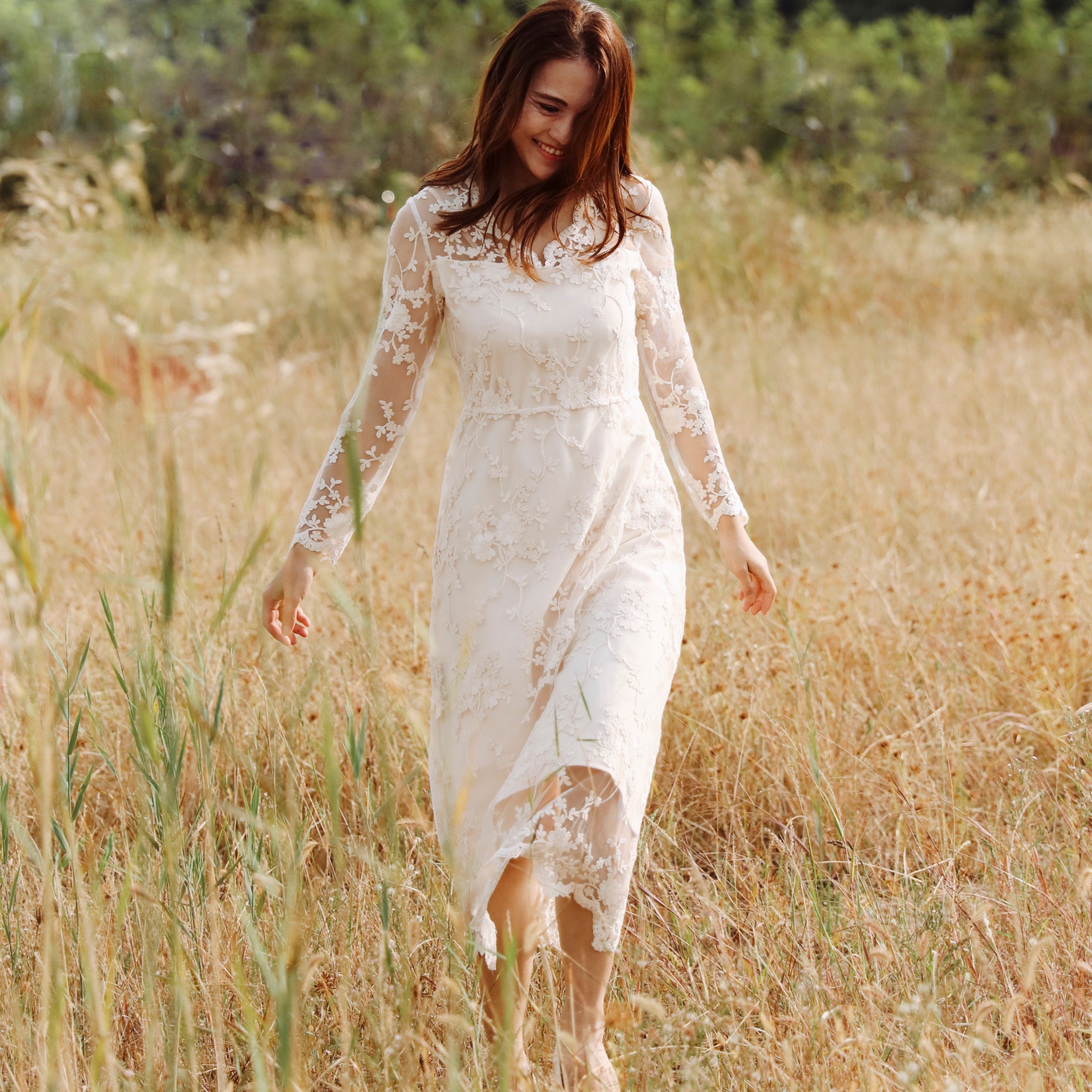 Elegant Bohemian-style Lace Midi Wedding Dress with Long Sleeve Rosymae Elegant Bohemian-style Lace Midi Wedding Dress with Long Sleeve Rosymae