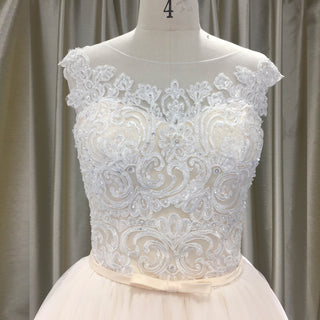 Vintage Classic A-line Tulle Lace Wedding Dress with Cap Sleeve
