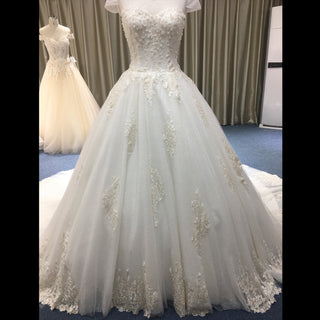 Capped Sleeve Ball Gown Scoop Neck Wedding Dress with Keyhole