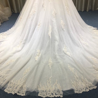 Capped Sleeve Ball Gown Scoop Neck Wedding Dress with Keyhole