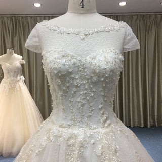 Capped Sleeve Ball Gown Scoop Neck Wedding Dress with Keyhole