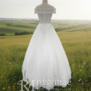 Off the Shoulder Straight Neckline Wedding Dress with Lace Appliqued