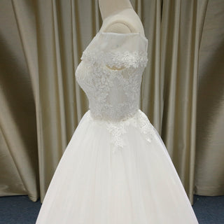 Off the Shoulder Straight Neckline Wedding Dress with Lace Appliqued