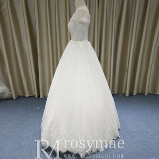 Off the Shoulder Straight Neckline Wedding Dress with Lace Appliqued