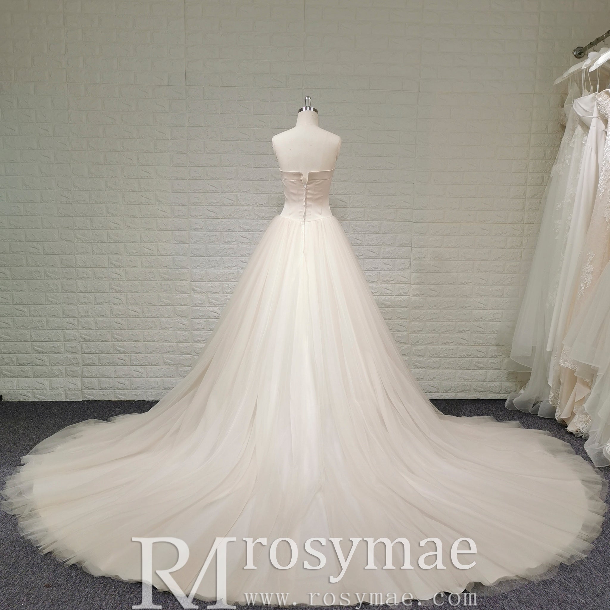 Classic Scoop Neckline A-line Tulle Wedding Dress with 3D Flowers - Rosymae