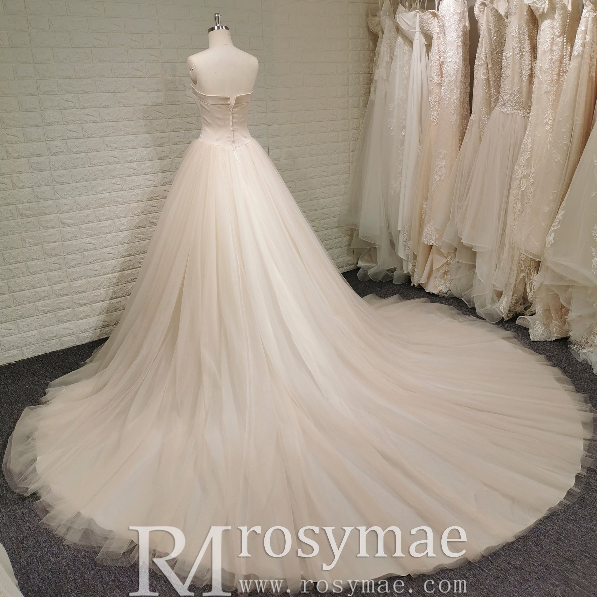 Classic Scoop Neckline A-line Tulle Wedding Dress with 3D Flowers - Rosymae