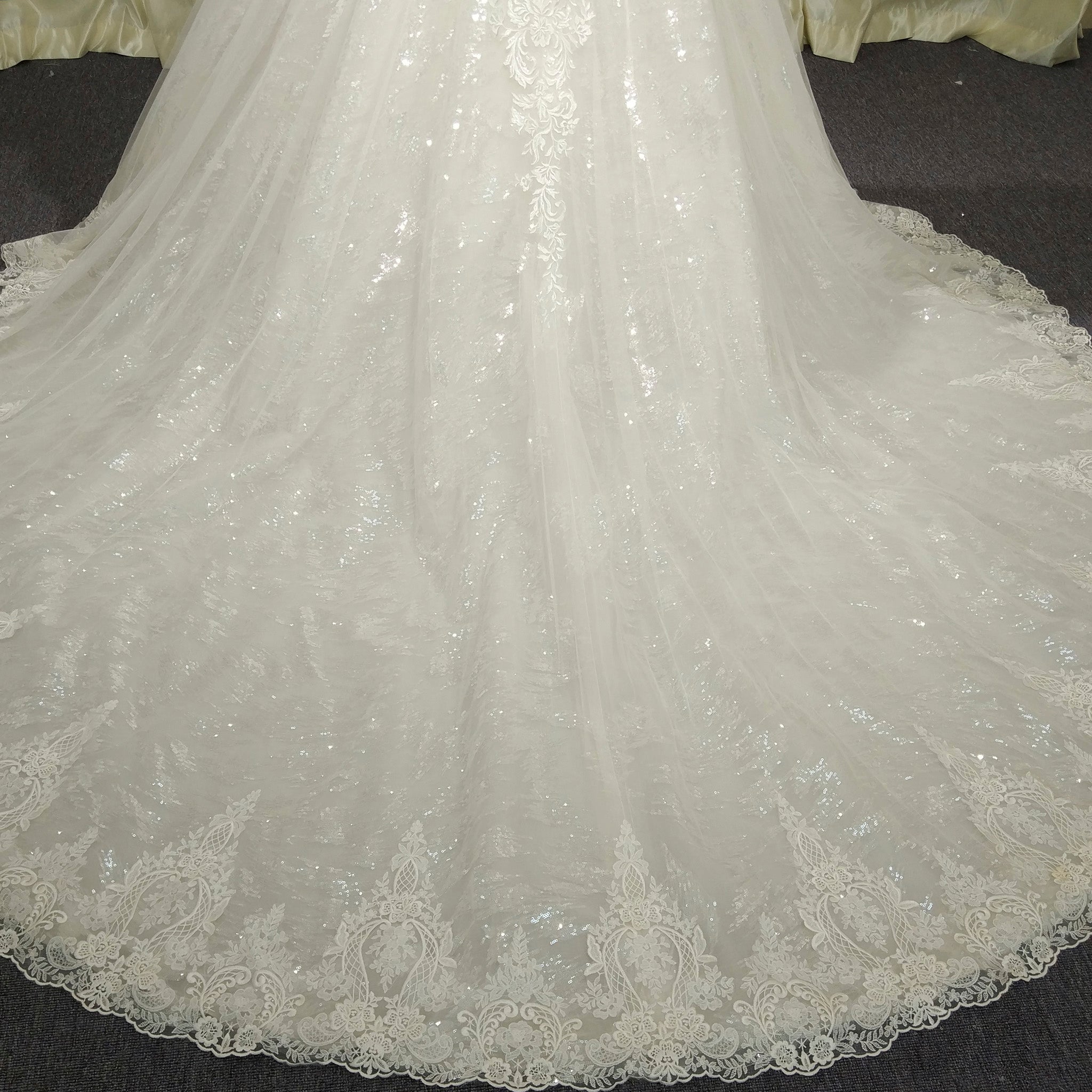 Classic Scoop Neckline A-line Wedding Dress with Tulle Appliqued Lace - Rosymae