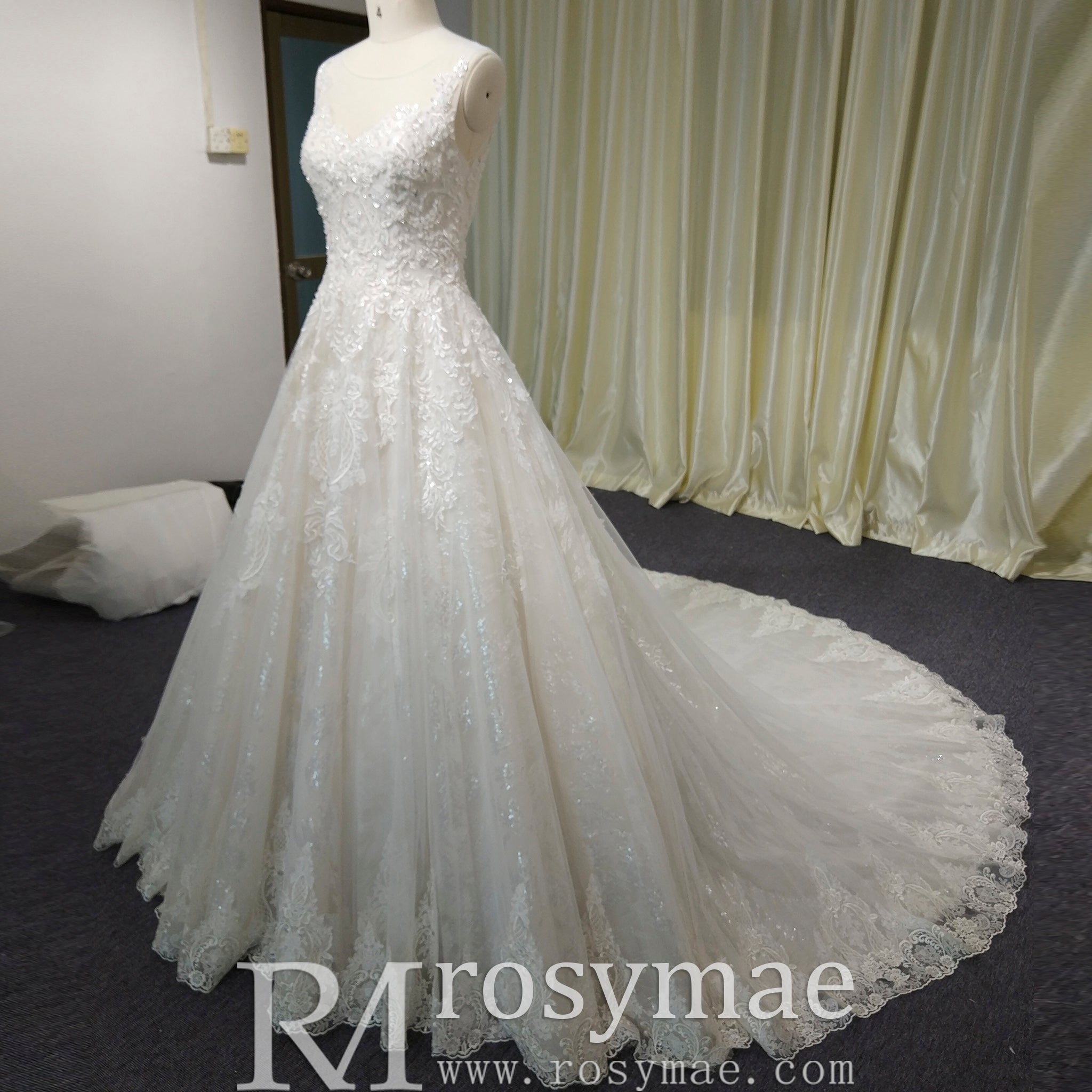 Classic Scoop Neckline A-line Wedding Dress with Tulle Appliqued Lace - Rosymae