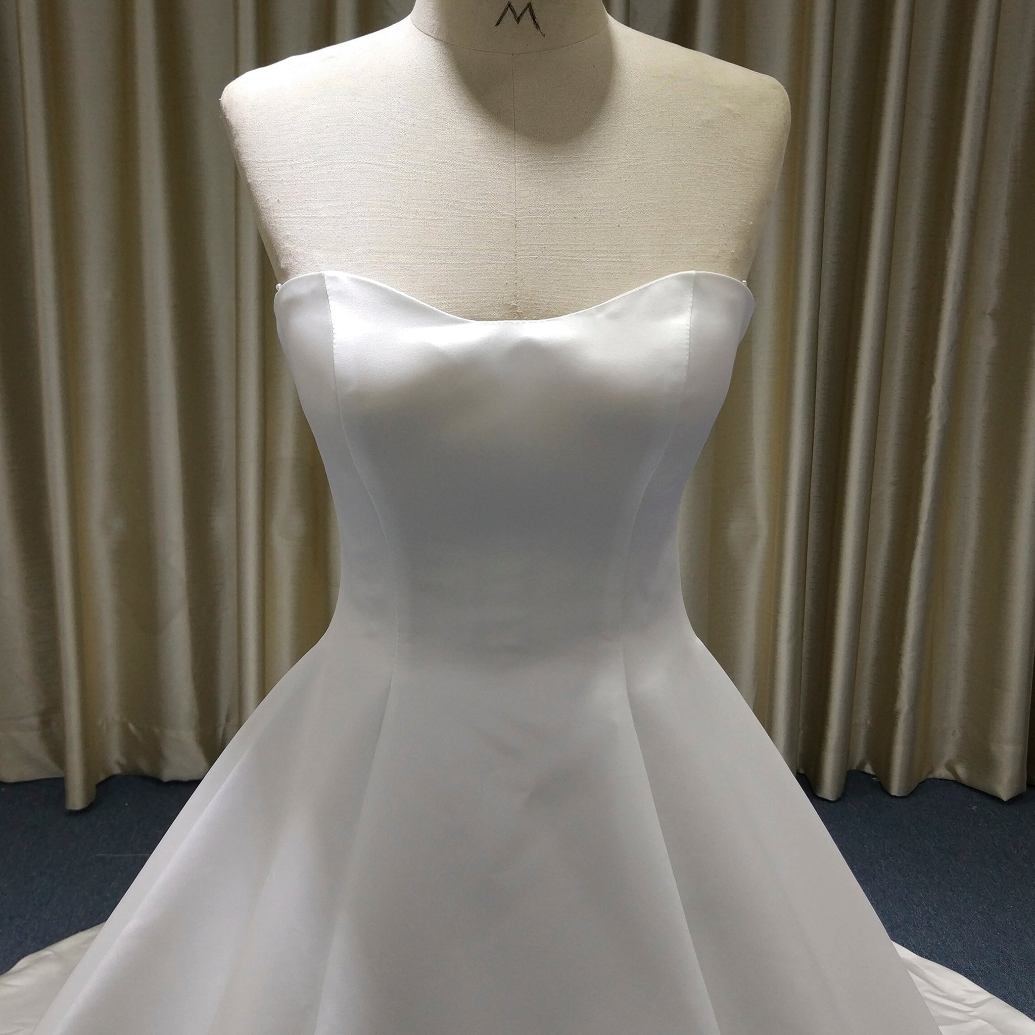 Classic Simple Curve Neckline Satin Wedding Dress with A-line - Rosymae