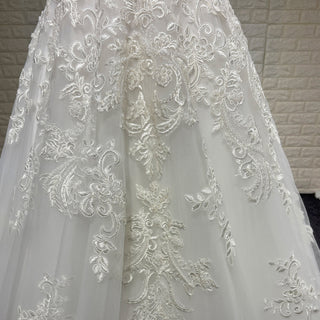 Classic Tank Sleeve A-line Lace Appliqued Wedding Dress with Vneck - Rosymae
