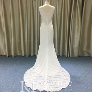 Vintage-inspired Scalloped V-neck Lace Trumpet Bridal Wedding Dress