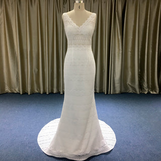 Vintage-inspired Scalloped V-neck Lace Trumpet Bridal Wedding Dress