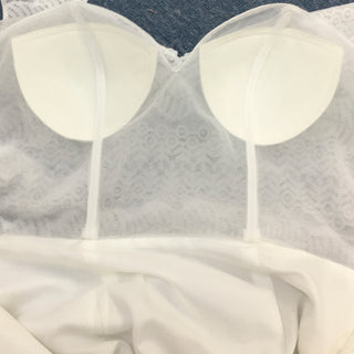 Vintage-inspired Scalloped V-neck Lace Trumpet Bridal Wedding Dress