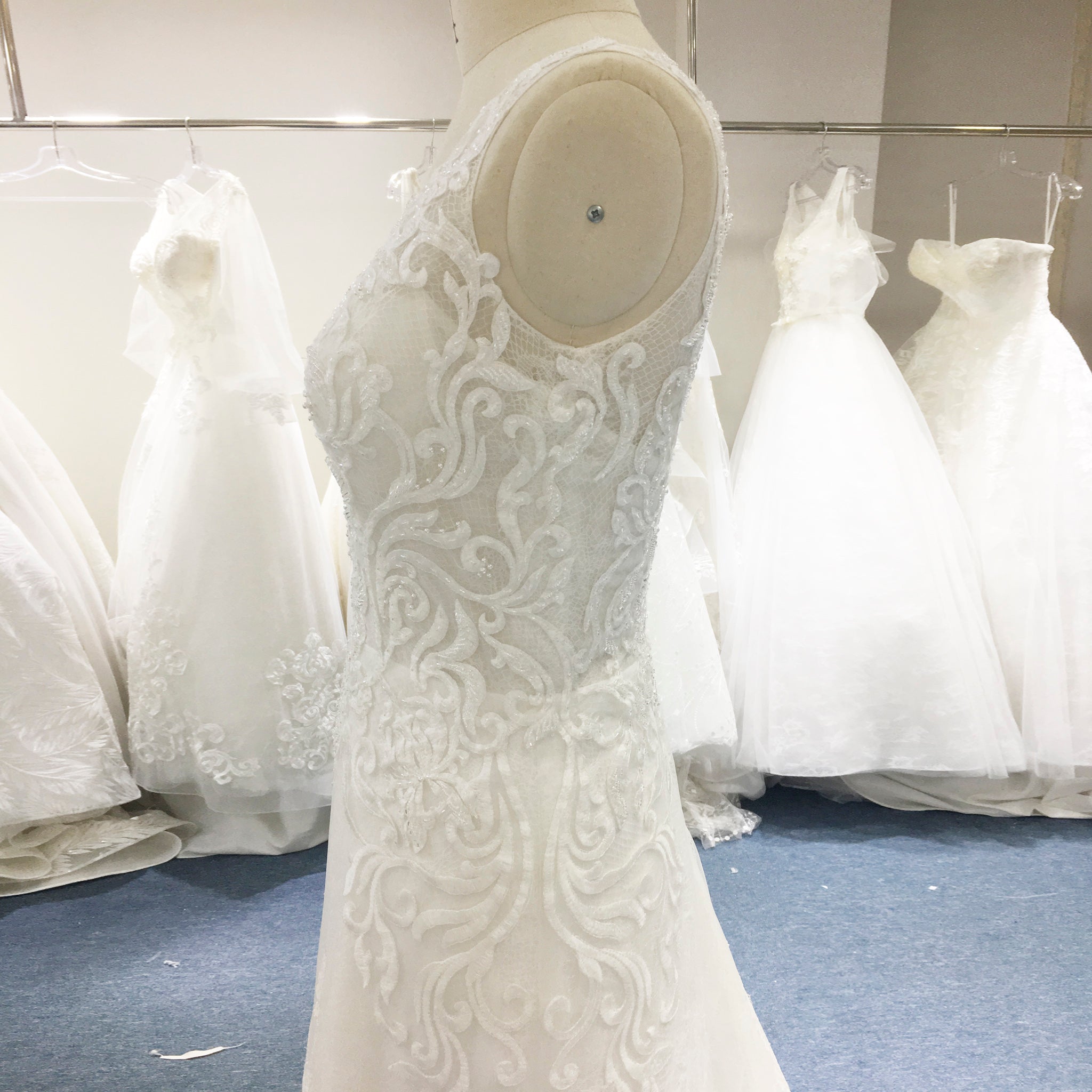 Classic V-neck Lace Open-Back A-Line Wedding Dress with Scalloped Hem - Rosymae