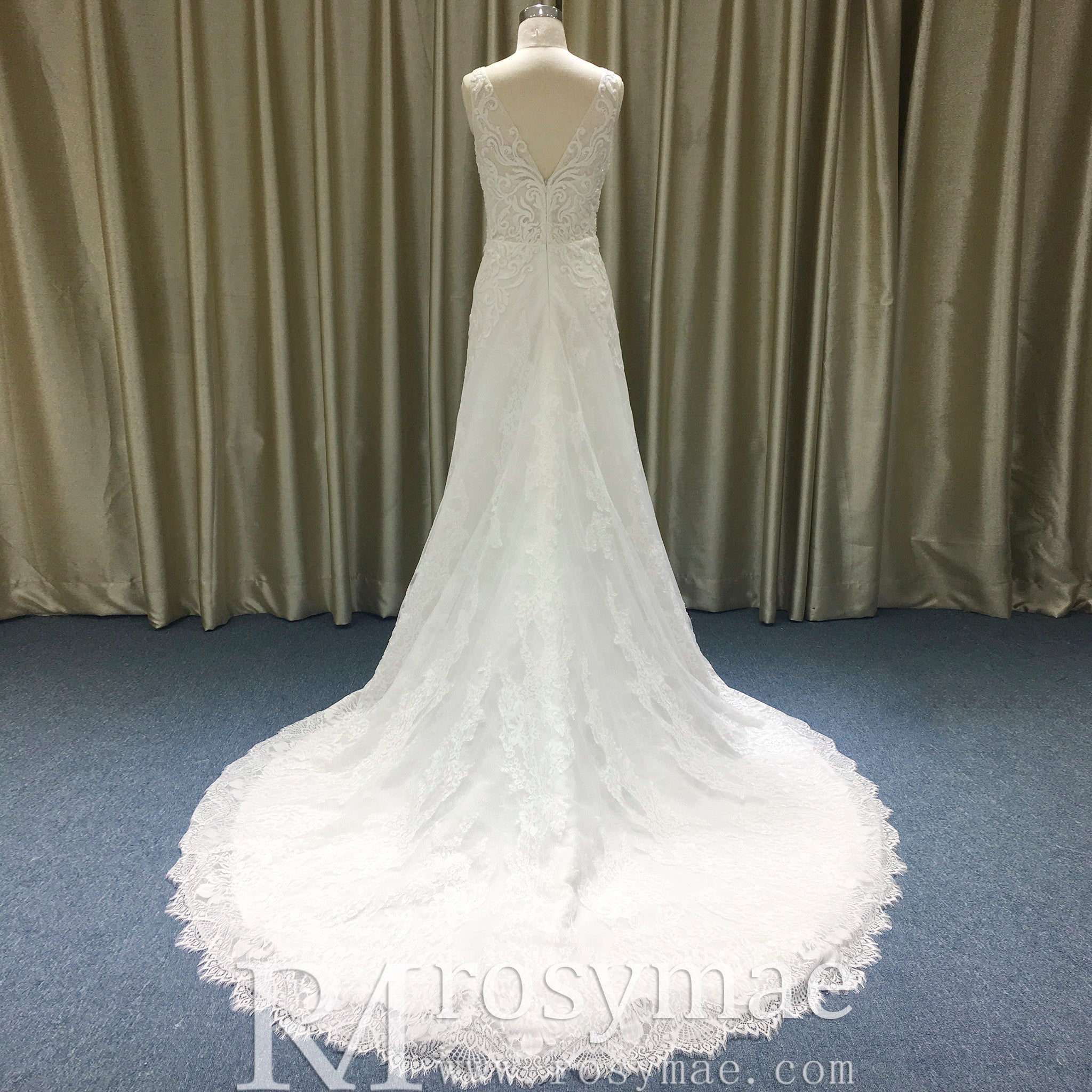 Classic V-neck Lace Open-Back A-Line Wedding Dress with Scalloped Hem - Rosymae