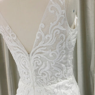 Classic V-neck Lace Open-Back A-Line Wedding Dress with Scalloped Hem - Rosymae