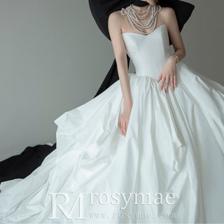 Ball Gown Puffy and Big Skirt Strapless Wedding Dress with Curve Neckline